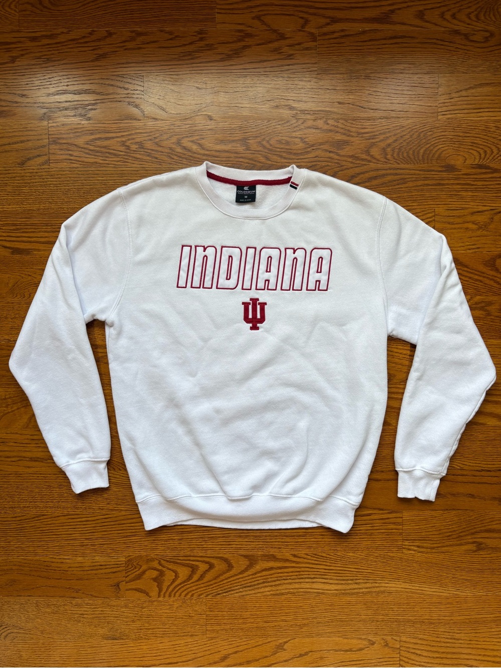 Colosseum Indiana University White Crewneck Sweatshirt size Medium